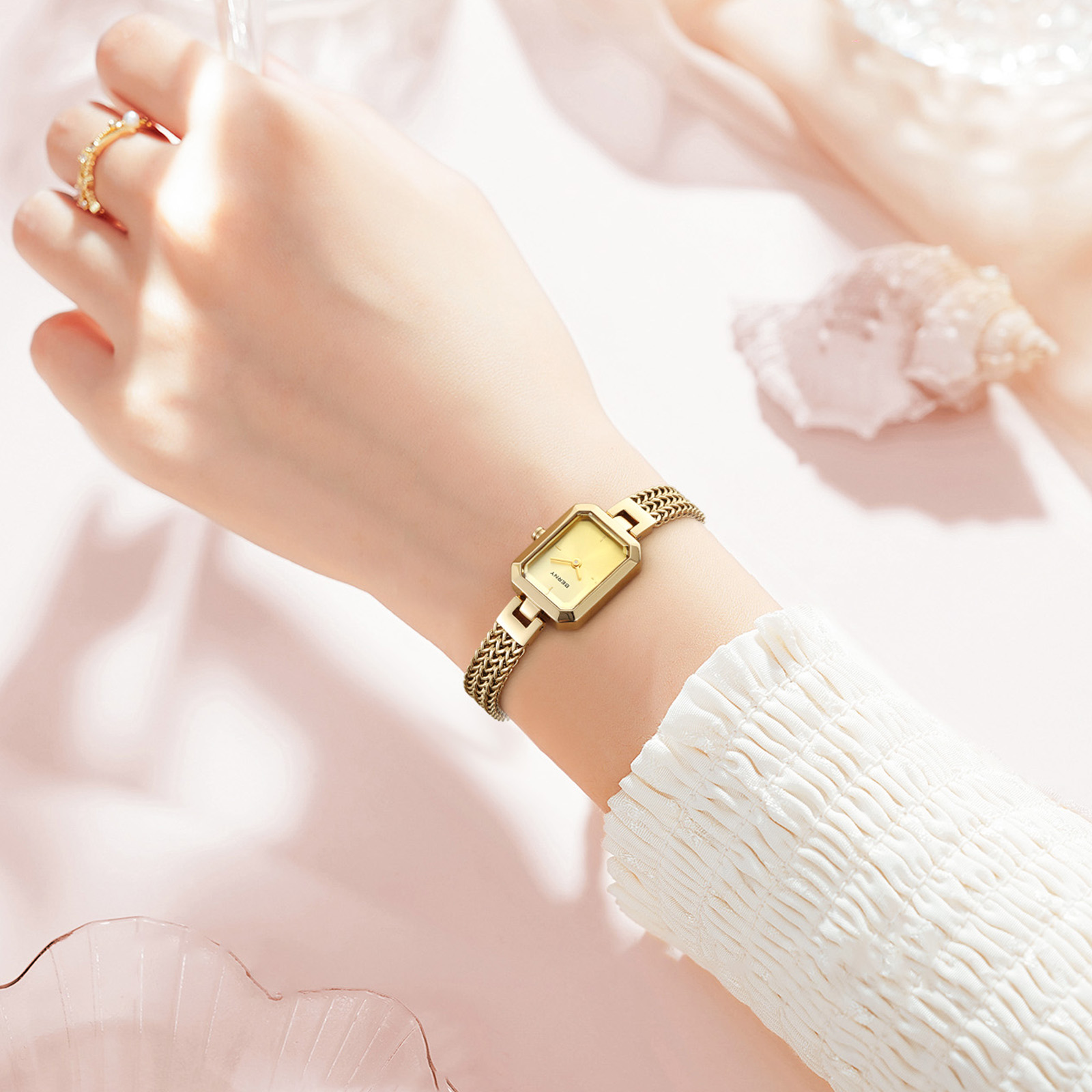 BERNY Gold Watch for Women Min - огляд і ціна Mystery Jewelry Jar Watches